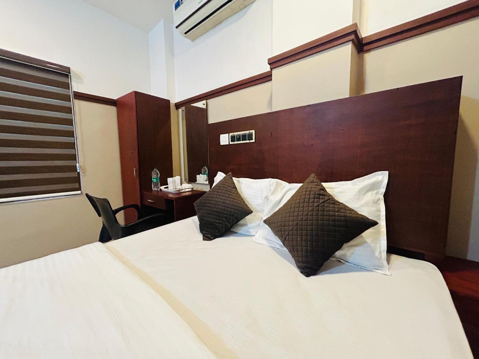 Rio Rooms Medical College Kozhikode Exterior photo
