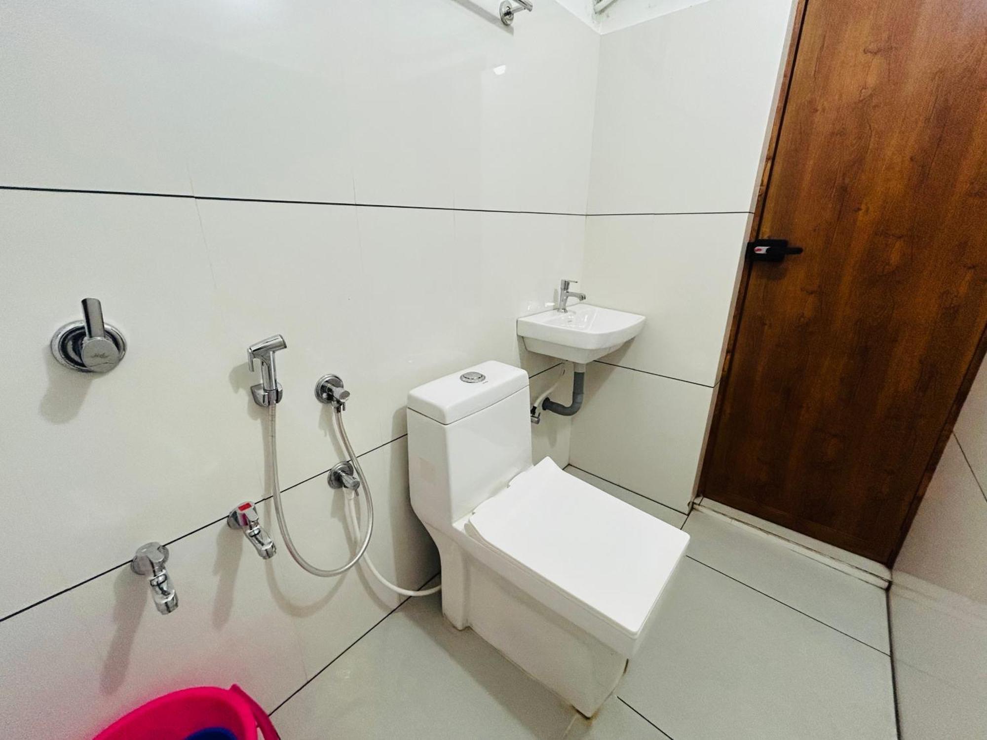 Rio Rooms Medical College Kozhikode Exterior photo